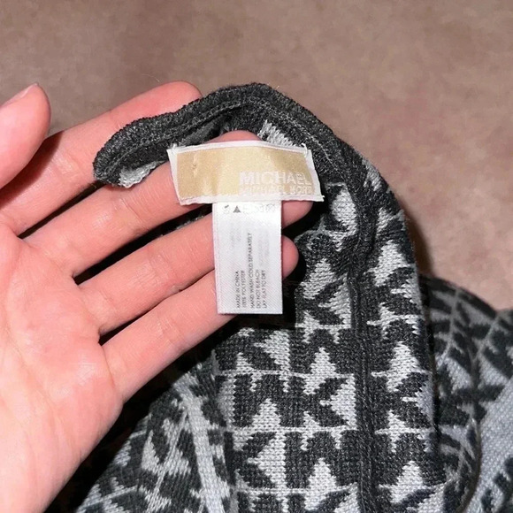 Michael Kors Grey Reversible Infinity Scarf - Picture 3 of 5